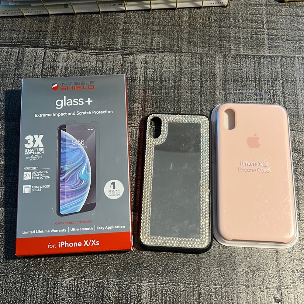 APPLE IPHONE XS CASE AND SCREEN PROTECTOR BUNDLE